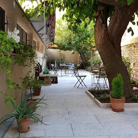 Santa Marta Rooms&studios Guest house