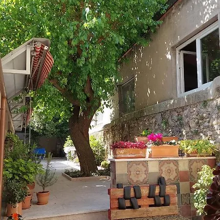 Santa Marta Rooms&studios 2*