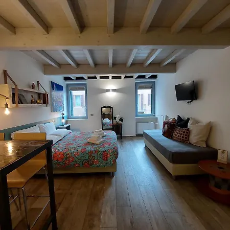 Santa Marta Rooms&studios Verona