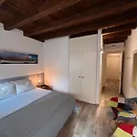 Santa Marta Rooms&studios 招待所 维罗纳