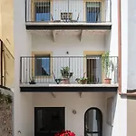 Santa Marta Rooms&studios 招待所 3*