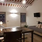 Santa Marta Rooms&studios 招待所 3*