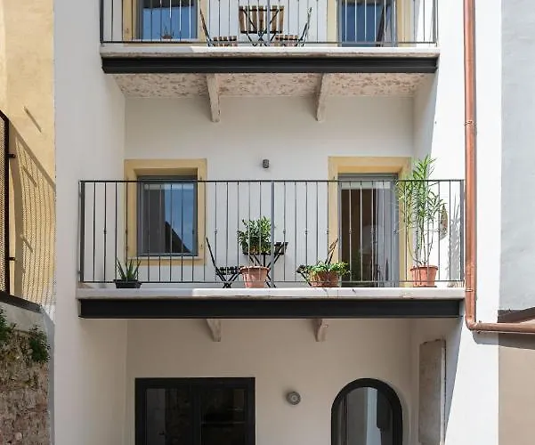 Santa Marta Rooms&studios Affittacamere 3*